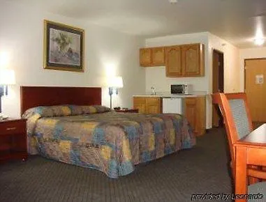Super 8 By Wyndham Hotel 2*